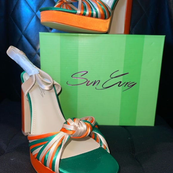 🎀Sun Gurg strappy satiny block heel shoe. New in box - Picture 5 of 6